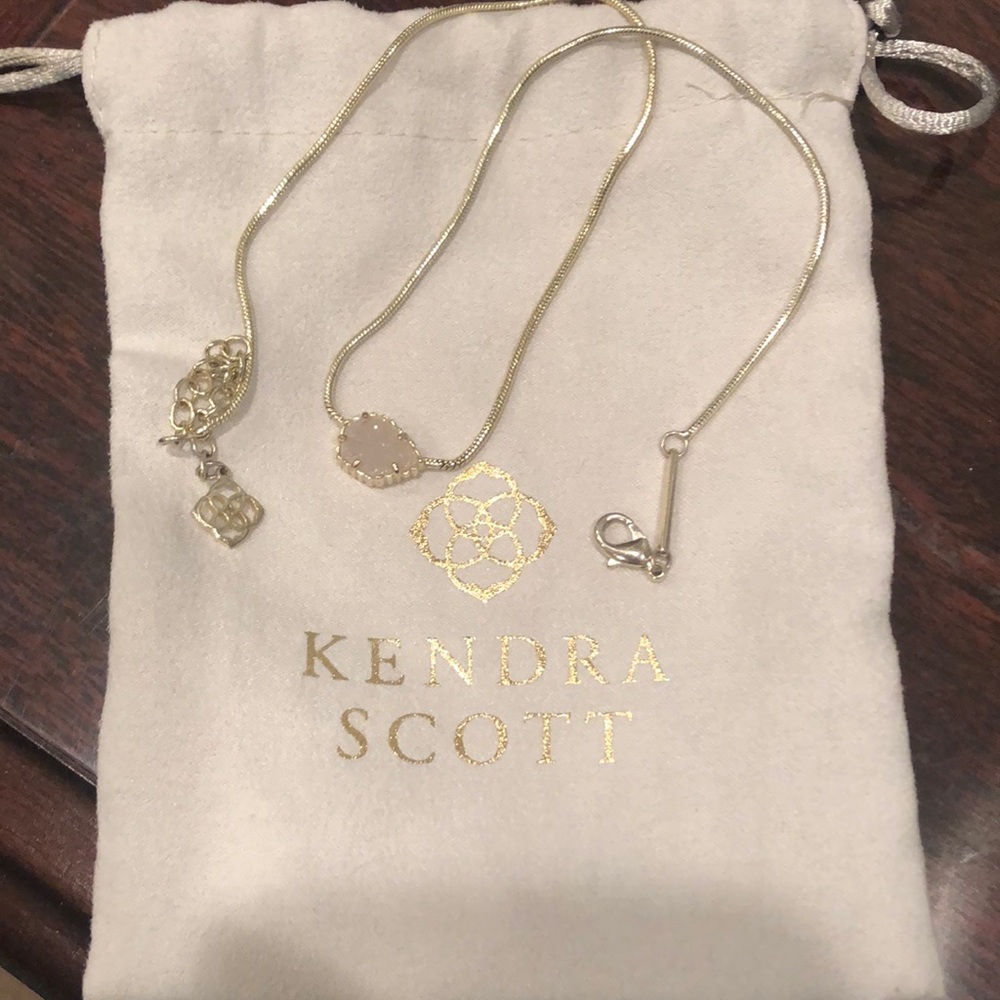 Kendra Scott Tess Pendant Necklace